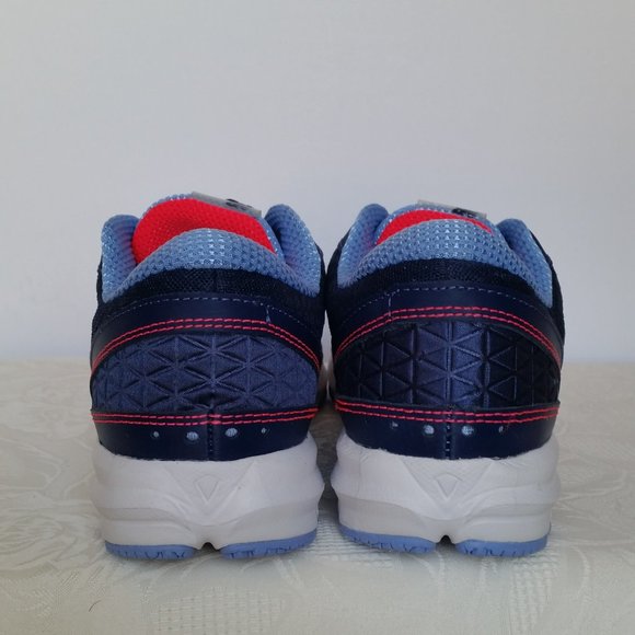 NEW BALANCE Women’s Training Shoes- Women's Size 9.5M- Medieval Blue color - Picture 7 of 16